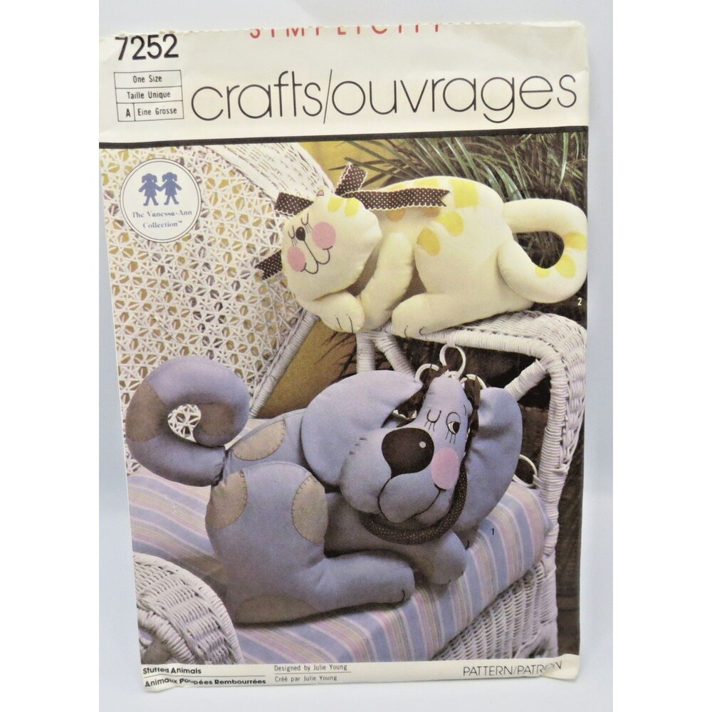 Simplicity Craft Pattern #7252 Stuffed Cat and Dog Toys Vintage 1980s